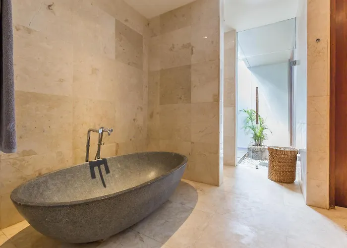 Eshara 8 Bedrooms * Seminyak (Bali)